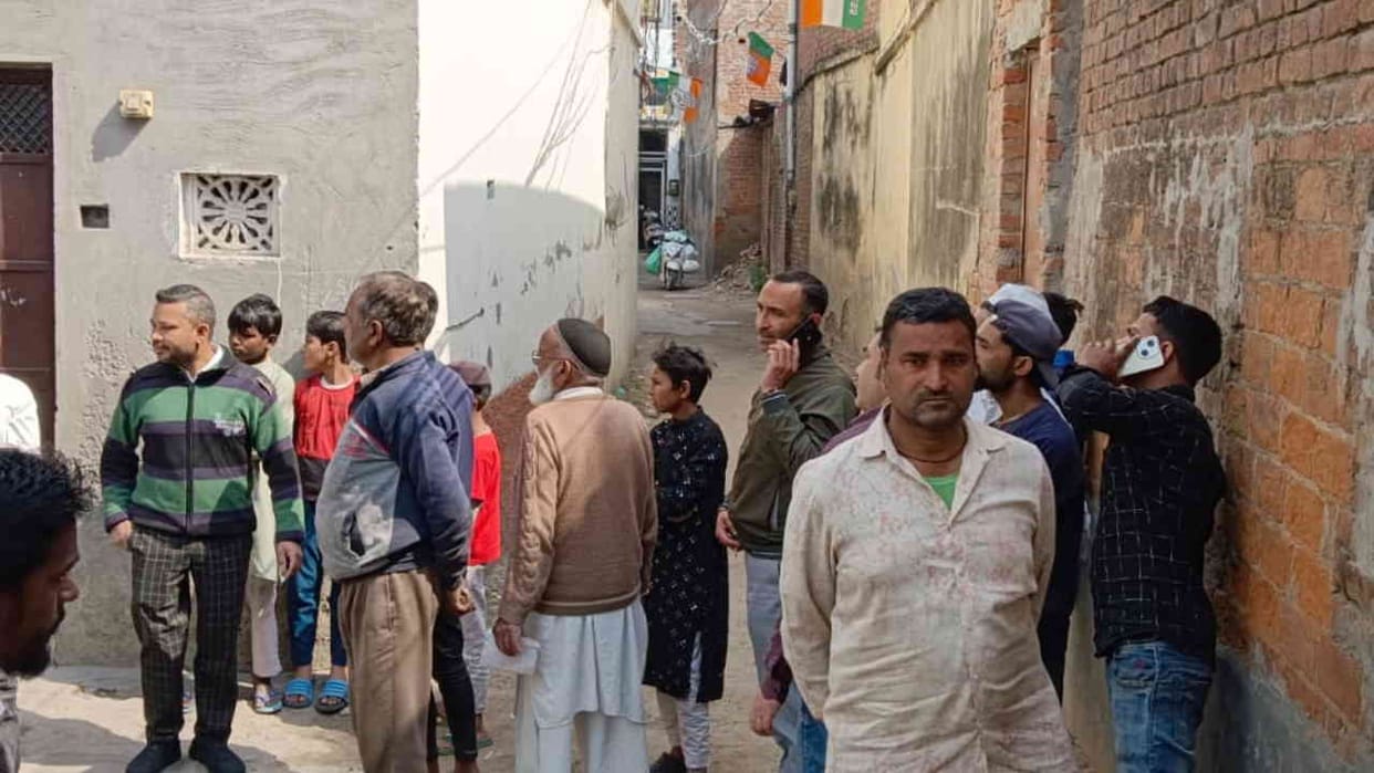 Explosion in material kept for making firecrackers in the house, person buried under the debris in Haridwar