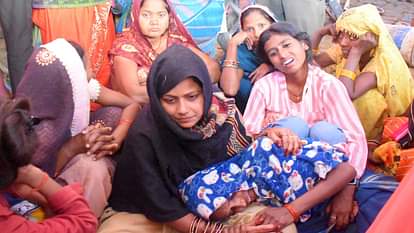 Groom Kills Bride Groom sat for half an hour after kill bride then committed suicide In Ayodhya sees photos