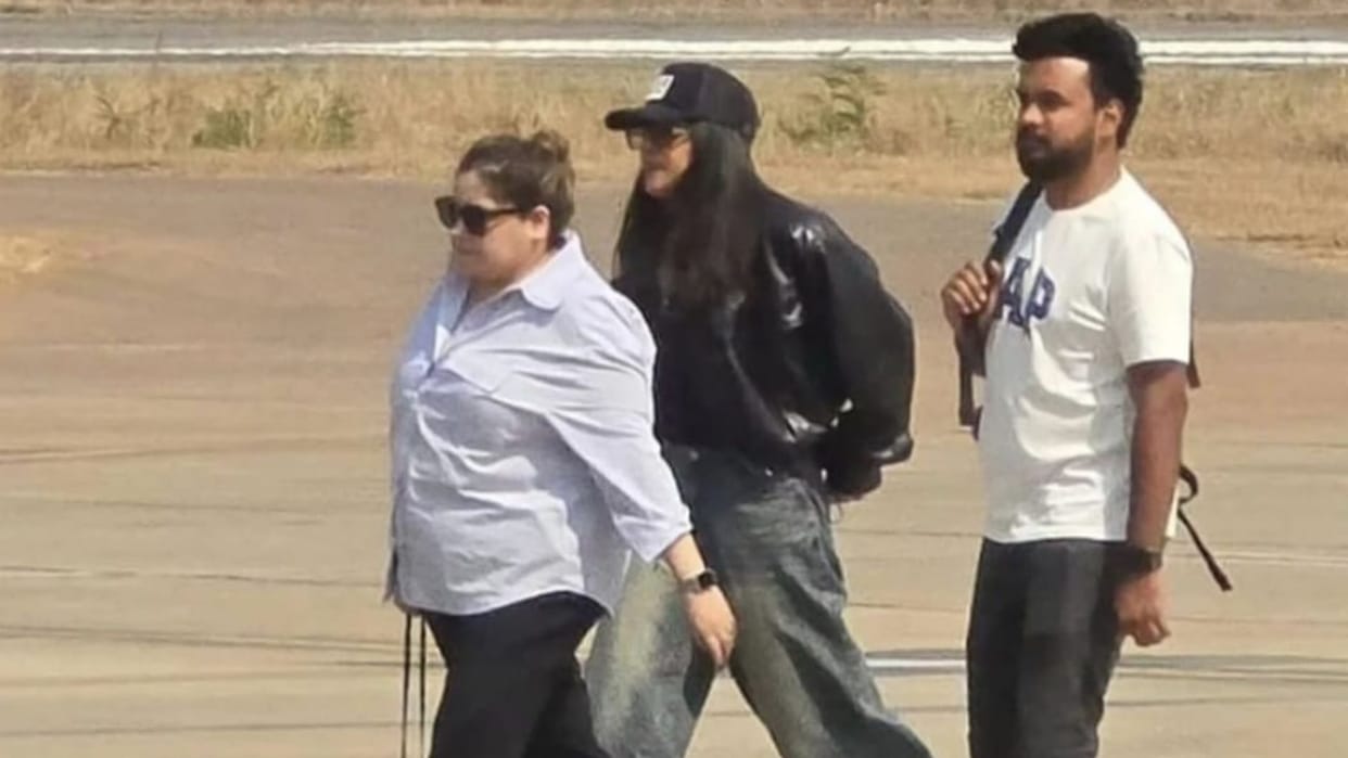 Actress Priyanka Chopra left for Devmali from Maa Danteshwari Airport