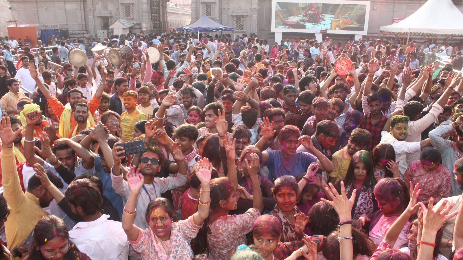 Holi Baba vishwanath and maa Gauri Gauna in kashi Har Har Mahadev resounded