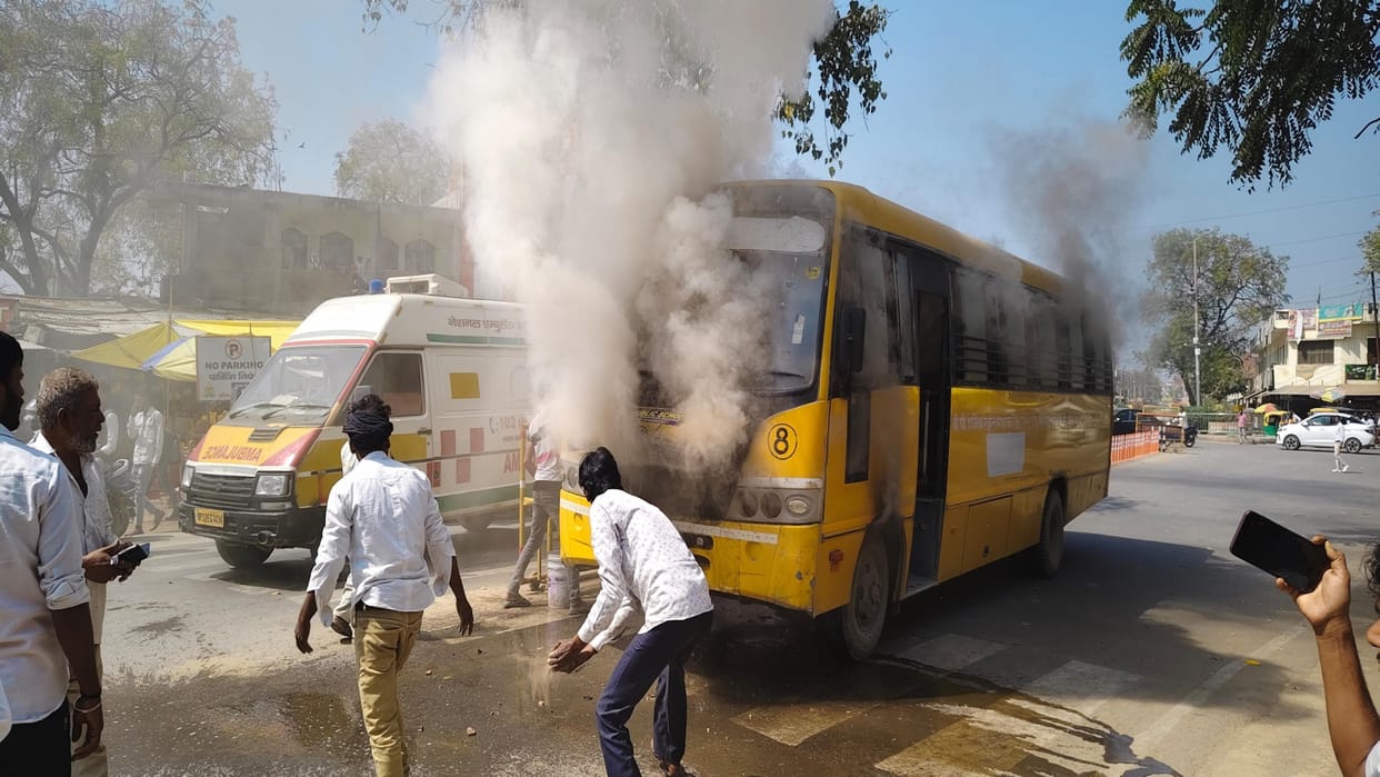 School bus caught fire, accident happened due to compressor bursting, all children safe