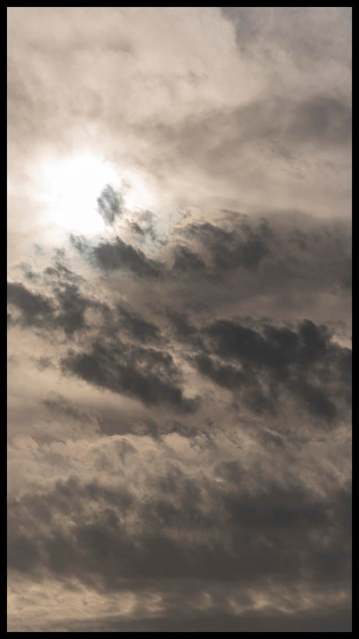 Clouds in the morning temperature still 37.5 degrees