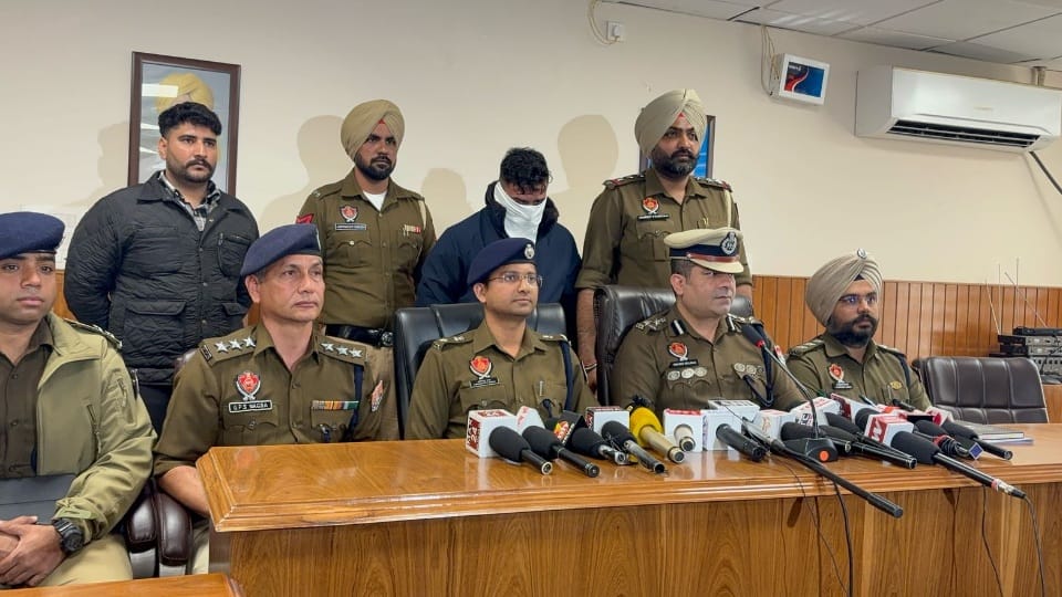 Tarn Taran police arrested international drug mafia Bhinder wanted by FBI