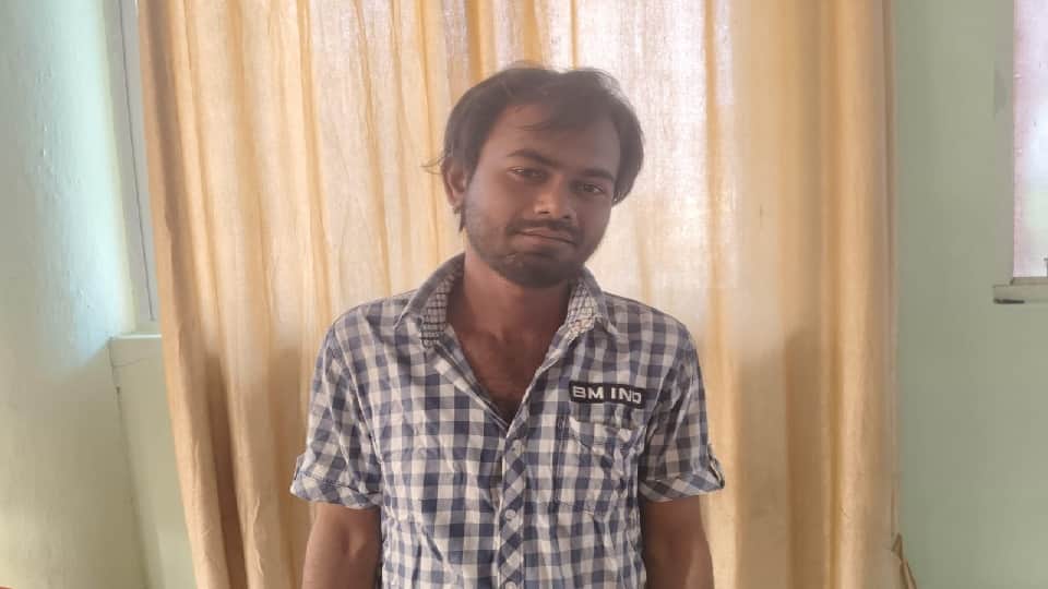 पुलिस की गिरफ्त में आरोपी