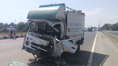 Girl child and woman dies after car hit bike in Sirsa