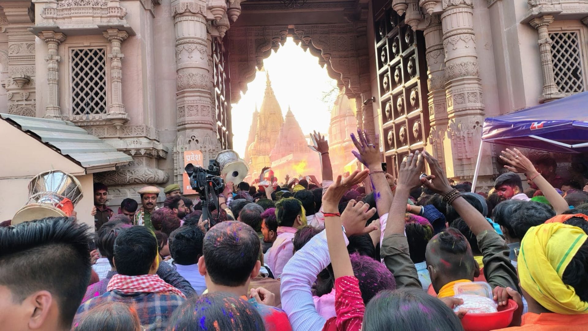 Amazing view of Rangbhari Ekadashi in Kashi Vishwanath Dham