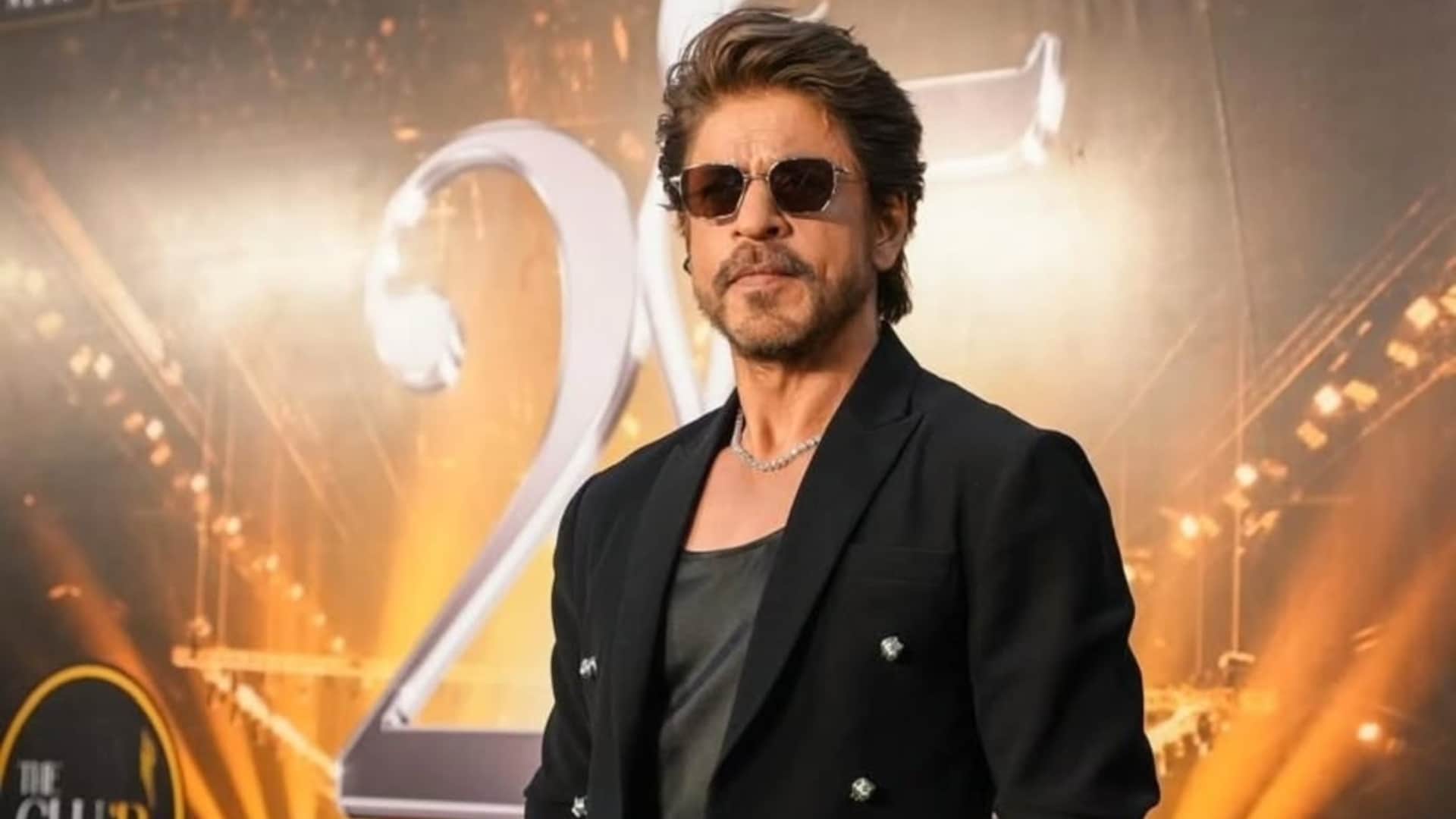 Shah Rukh Khan IIFA designed a luxurious Suite for SRK in jaipur Lavish Bed To photos Of King Wife Gauri AbRam