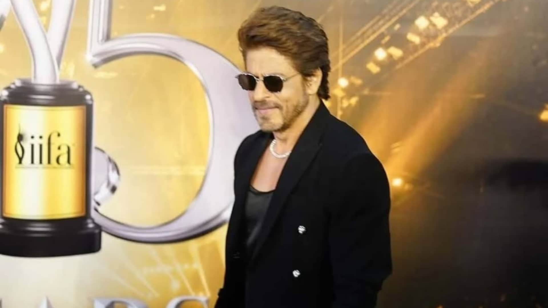 Shah Rukh Khan IIFA designed a luxurious Suite for SRK in jaipur Lavish Bed To photos Of King Wife Gauri AbRam