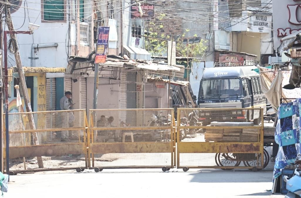 Indore: Ground report- Stone pelting continued in Mhow for one and a half hours, even policemen had to hide to