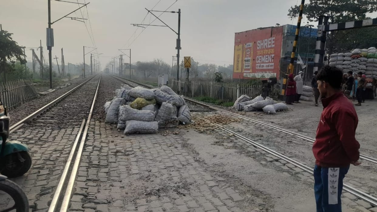 Case filed against farmer who took out tractor-trolley when railway gate was closed