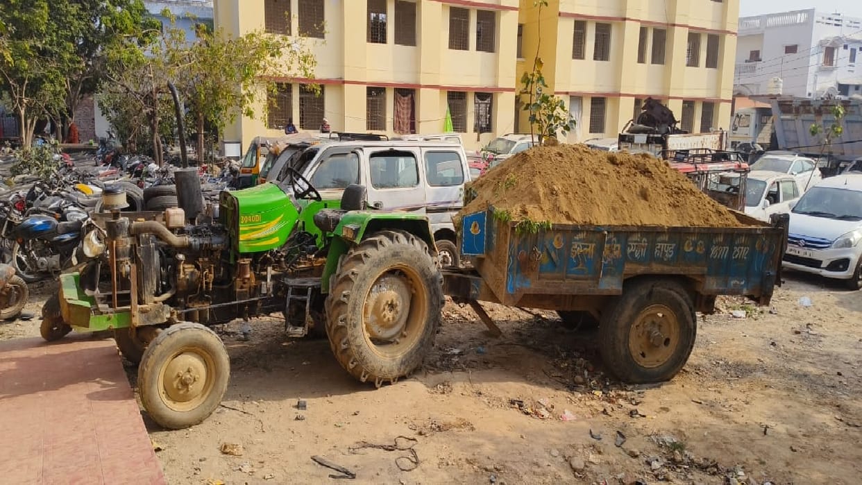 Bike rider dies in collision with tractor trolley in Bulandshahar