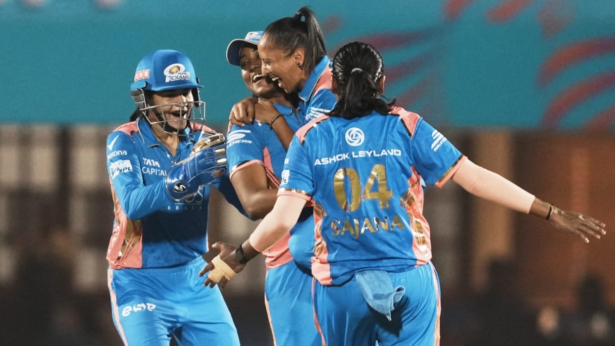MI vs GG WPL Score: Mumbai vs Gujarat Today Women IPL Match Scorecard News in Hindi