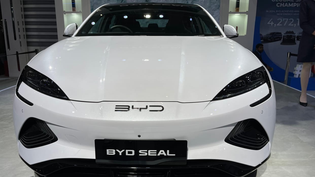 BYD Cuts 2025 Sales Goal, Bets on Exports to Balance China Slowdown