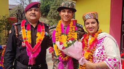 Mandi News Gaurav Thakur of Kathla village becomes lieutenant in Indian Army grand welcome in native village