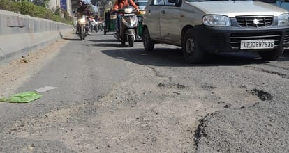 Kanpur Satish Mahanas tough stance in review meeting said take officers to GT Road then know how many potholes