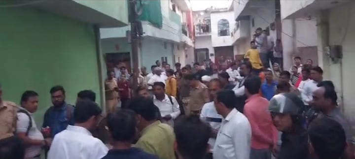 Kanpur Murder Case Student Enraged after seeing photo with other girls lover killed her with surgical blade
