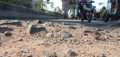 Kanpur Satish Mahanas tough stance in review meeting said take officers to GT Road then know how many potholes