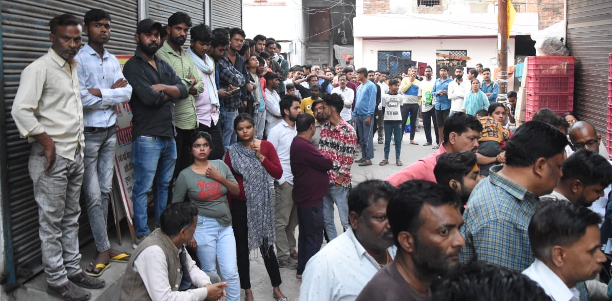 Kanpur Murder Case Student Enraged after seeing photo with other girls lover killed her with surgical blade