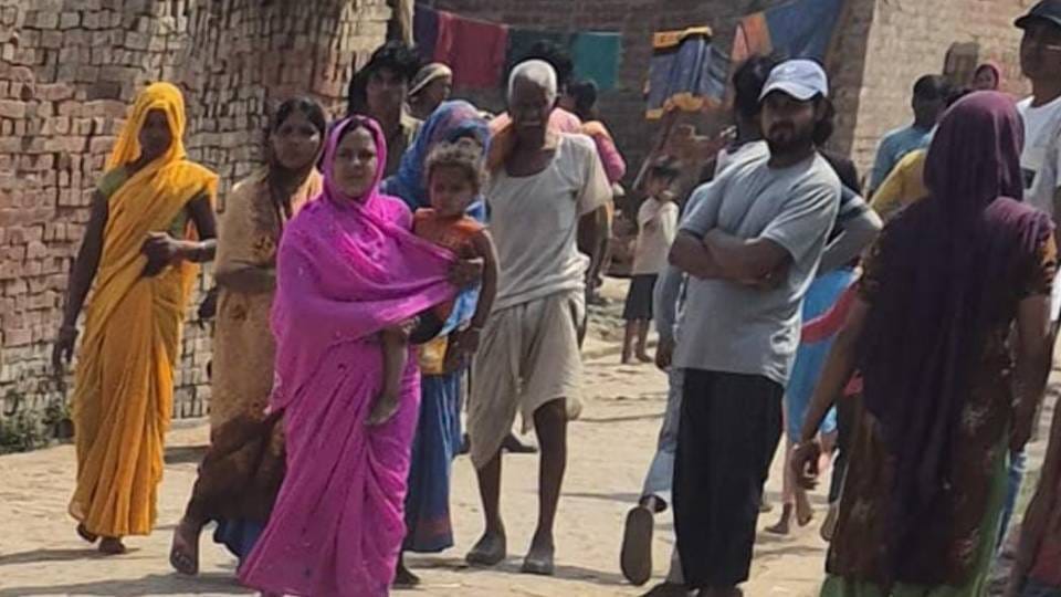 young man was killed by hitting him with brick in broad daylight due to an old rivalry In Bahraich