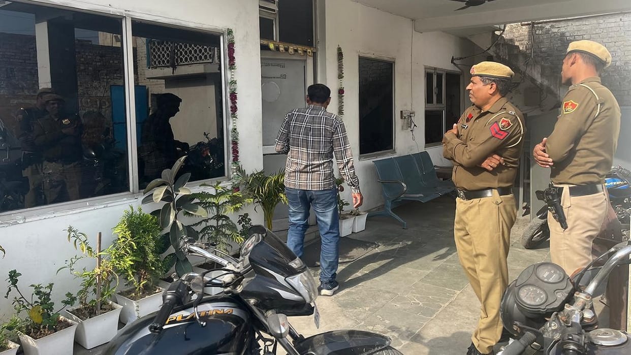 Bike riding miscreants opened fire at liquor warehouse in Jagadhri, creating panic in area