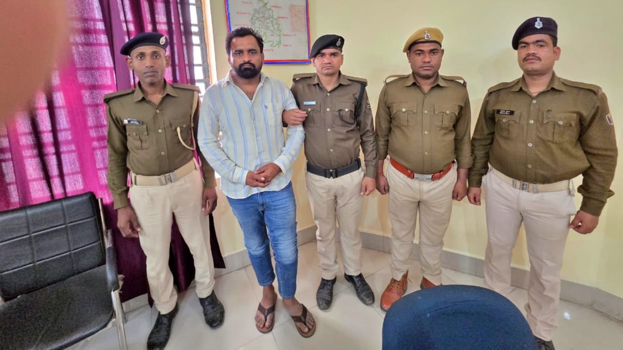 Motihari: Police arrested domineering Mukhiya and sent him to jail, spread terror by beating and firing in air