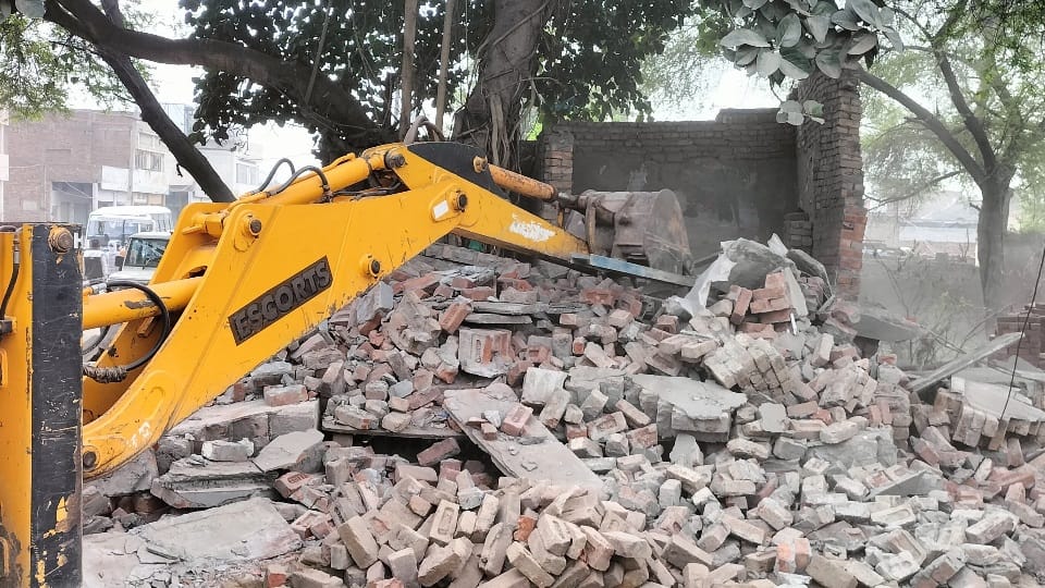 bulldozer action of Punjab Police petition in High Court contempt notice to Chief Secretary