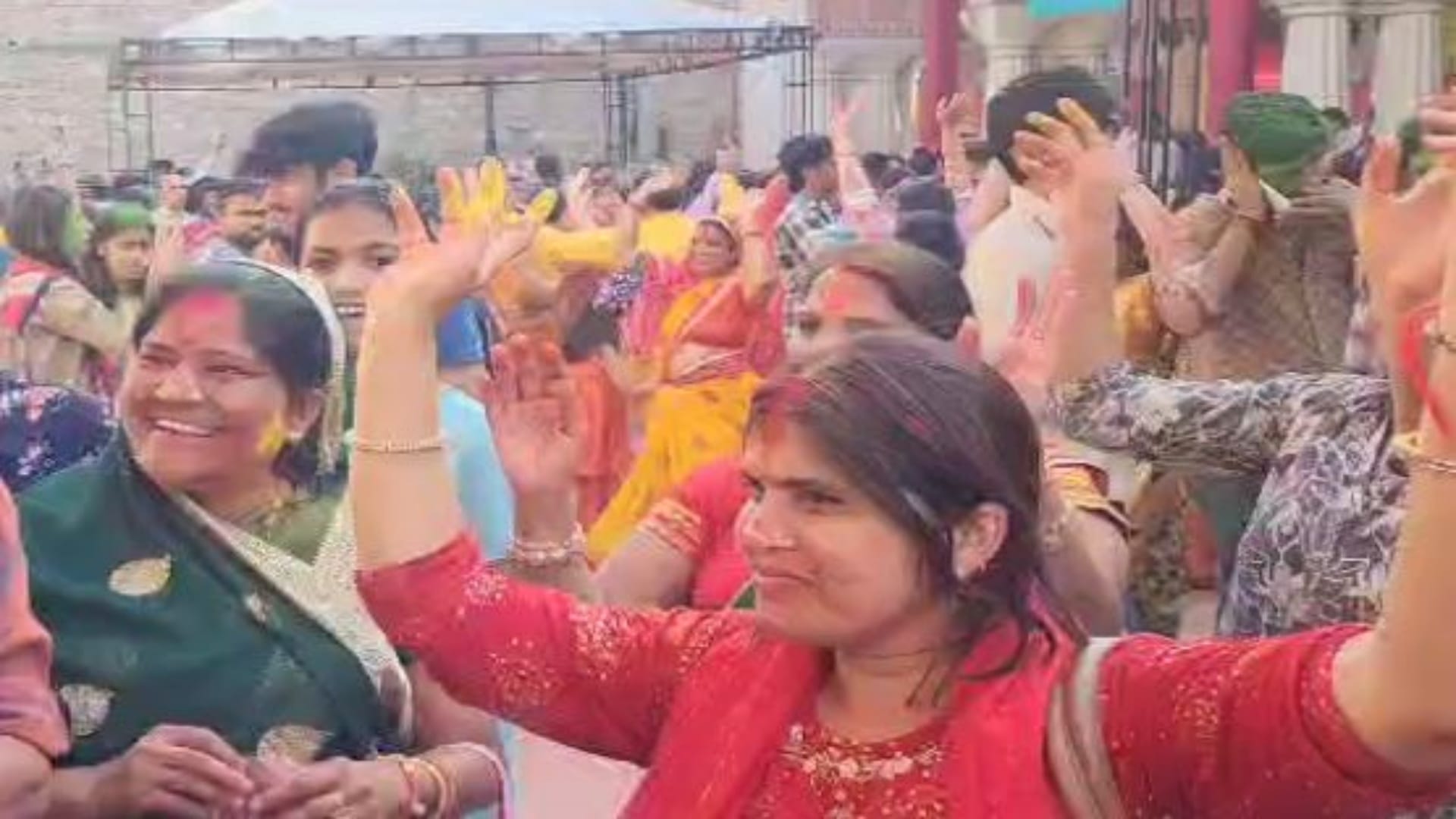 Jaipur: Braj's Holi Comes Alive at Govind Devji with Bhajans, Dance & Flower Showers in a Grand Phag Utsav