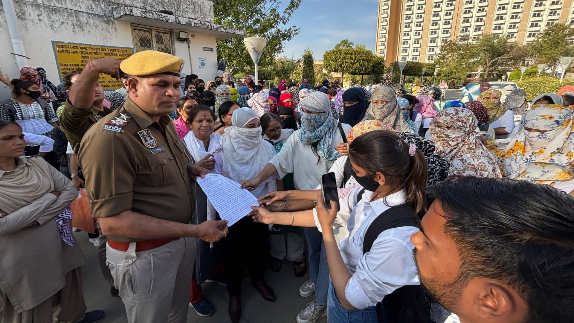 Jaipur Uproar among girl student in Women Polytechnic College Pratapnagar serious allegations former principal