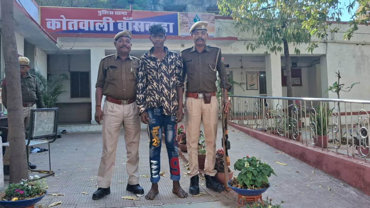 Banswara You will be shocked to know antics of man who tries to pass his time for fun arrested