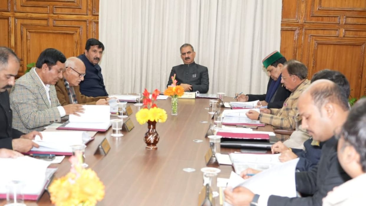 Himachal Cabinet Decisions Liquor contracts will be auctioned those with annual income of Rs 50000 are also in