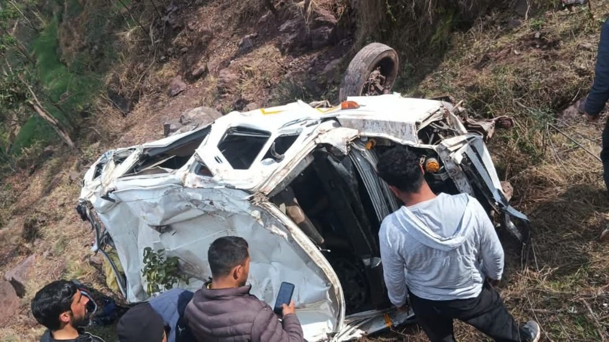 Jammu Reasi Incident tempo accident in Reasi, four died after falling into a deep ditch; Police engage