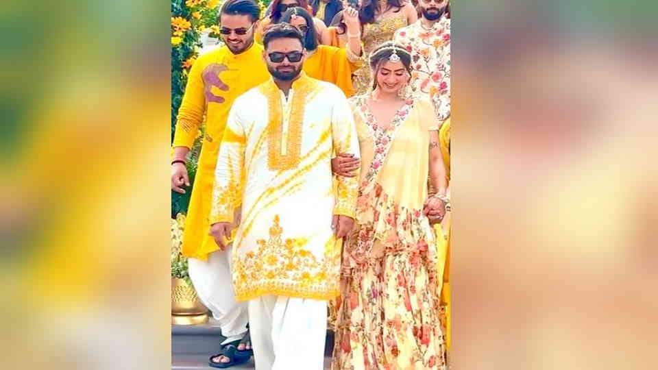 Sakshi Pant Wedding Brother Rishabh Pant rejoiced in sister mehndi and haldi ceremony in Mussoorie Photos