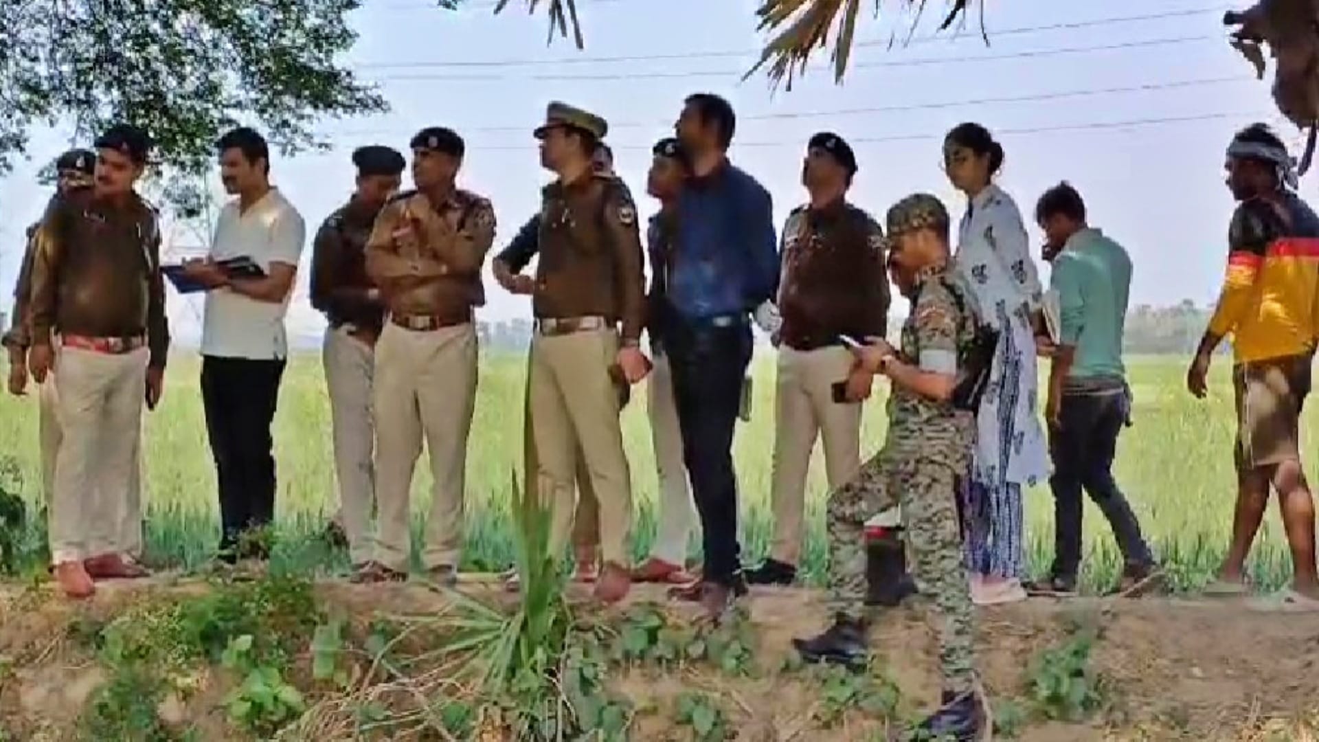 घटनास्थल पर पहुंचकर जांच में जुटी पुलिस
