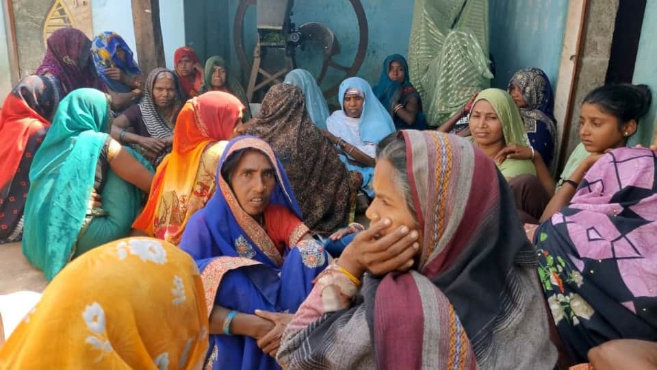 Mother and son murder with axe and sickle in Kaushambi three including SHO suspended