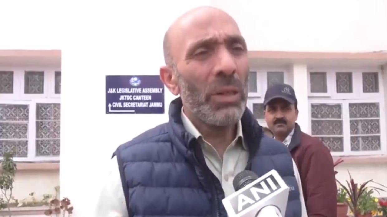 Political reaction Union Home Ministry banned Jammu and Kashmir Awami Action Committee and Ittihadul Muslimeen