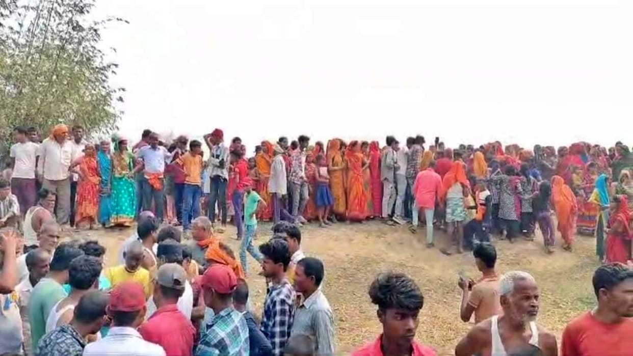 Kishanganj: Groom and friend who went out to distribute wedding cards died in horrific accident, one critical