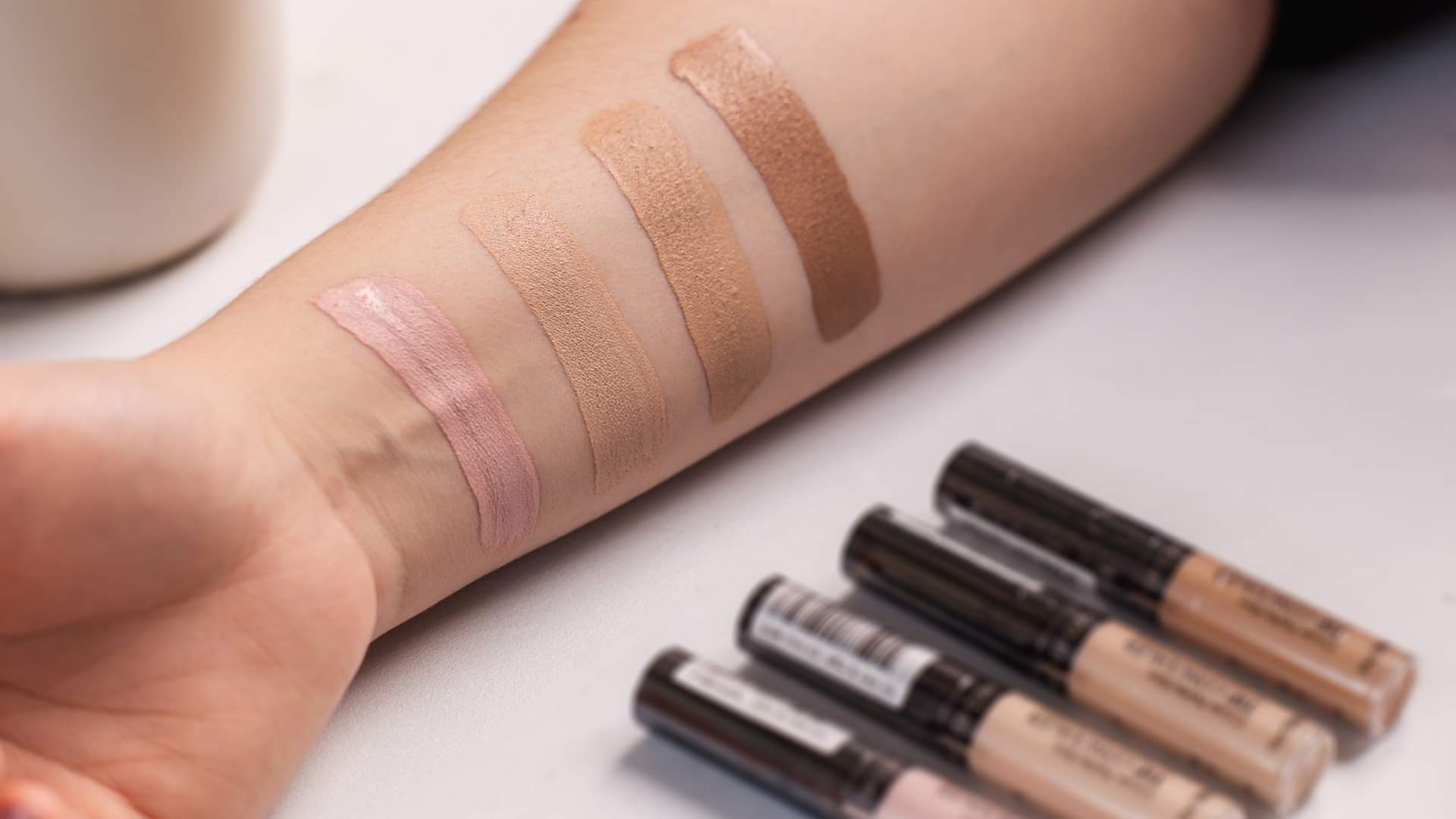 how to select perfect shade of foundation for skin in hindi