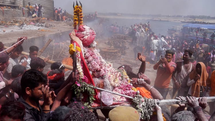 https://staticimg.amarujala.com/assets/images/2025/03/12/masan-holi-2025_d434325b3ddf906f06e75ff4d6a1538d.jpeg?dpr=1.0&w=750