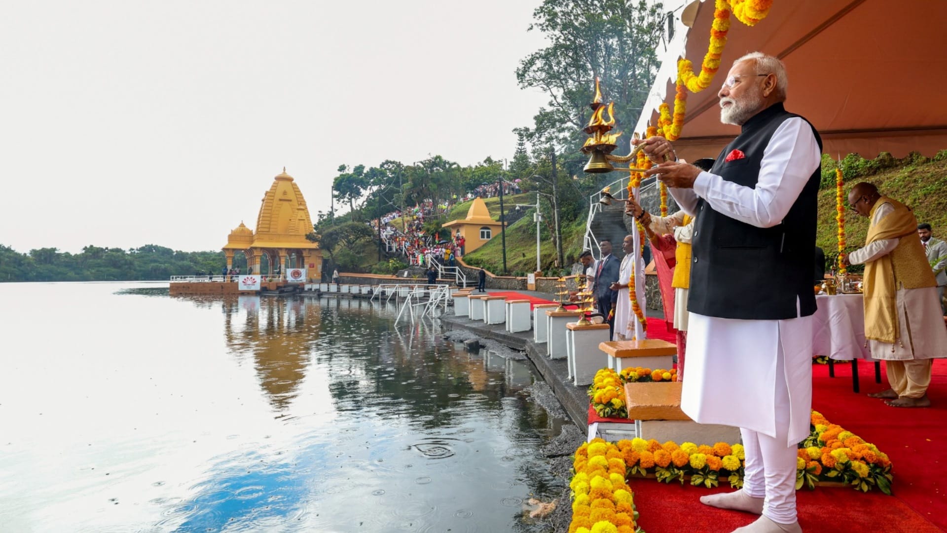 Mauritius: PM Modi offers Gangajal from Prayagraj Mahakumbh into Ganga Talao