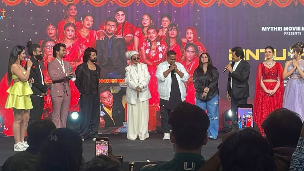 rekha spotted at Ganesh Acharya film Pintu Ki Pappi music launch actress repeat movie Silsila dialogue