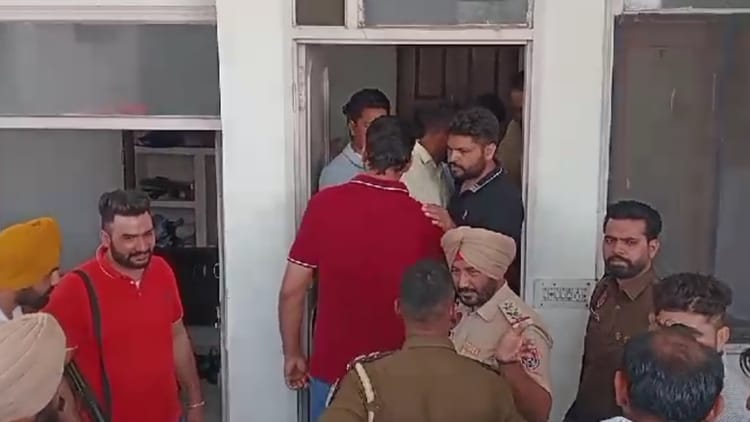 Encounter In Moga Police Encounter With Gangster Hiding In Rented House – Amar Ujala Hindi News Live