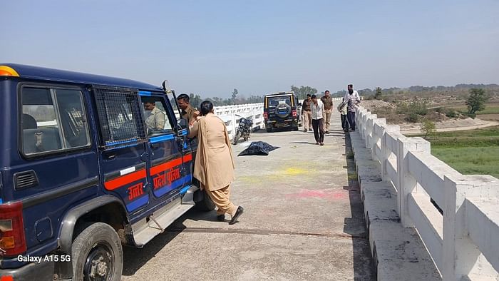 Murder or Suicide: Bodies of lovers found hanging from a bridge, girl had gone from home for coaching