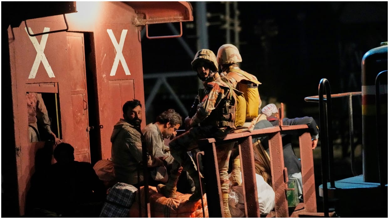 Pakistan train services Jaffar Express resumes operation amid security after Balochistan hijack hindi updates
