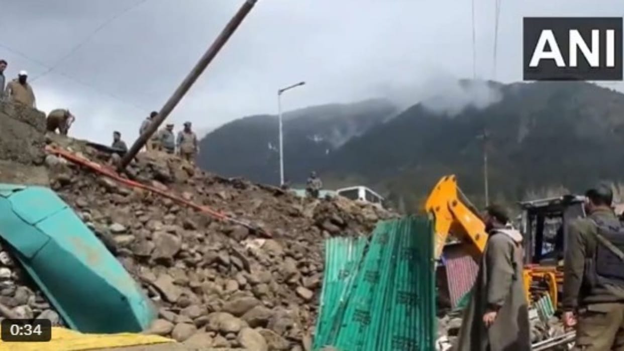 Pahalgam Landslide: Landslide causes panic in Pahalgam, three people injured, relief work continues