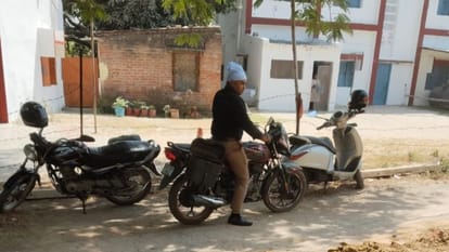 Bihar News : Criminal attacked Housing Assistant MNREGA Office Campus attempt to murder case Aurangabad Bihar