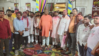 कैबिनेट मंत्री संजय निषाद ने होली मिलन समारोह का आयोजन करवाया