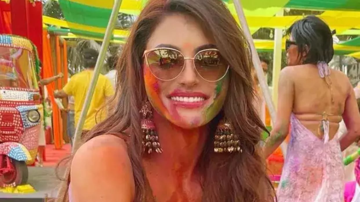 Holi Hair Care Tips pakke rang se balon ko kaise bachayein