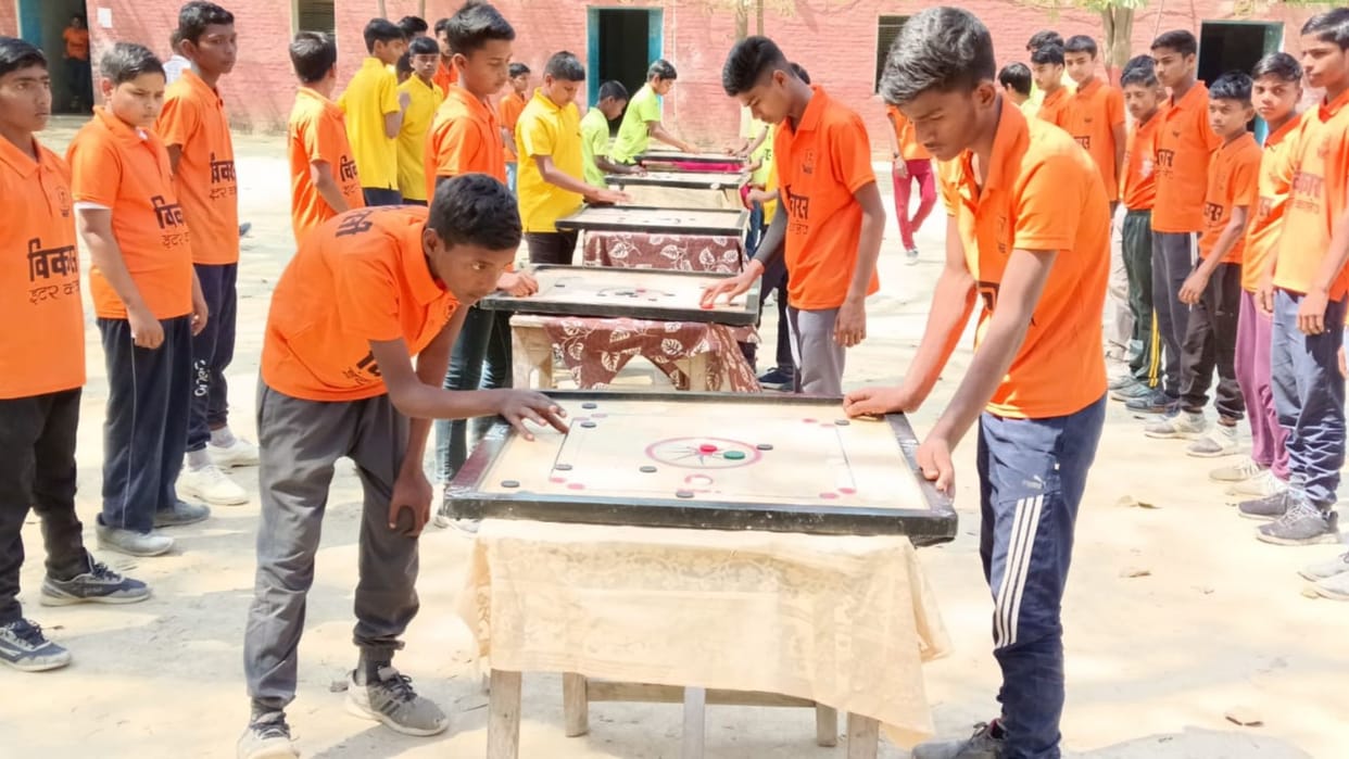carrom competition Saurabh and Gaurav secured first place in varanasi