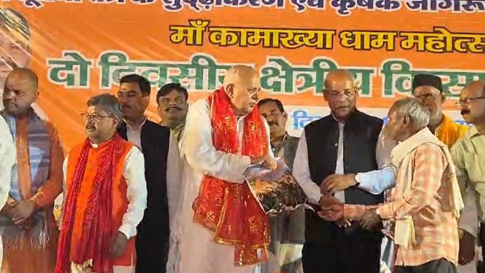 Agriculture Minister said sugarcane payment not made for two years in SP govt BJP doubled income of farmers