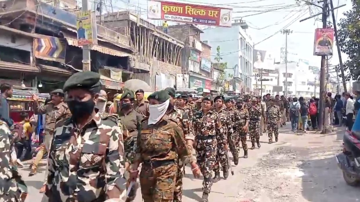 Bihar: DM and SSP conducted a flag march in Bhagalpur regarding Holi and Juma
